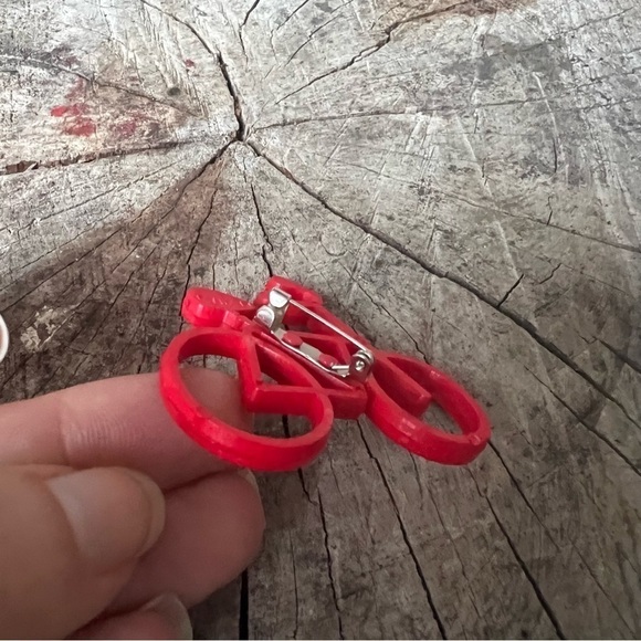 Red Bicycle Brooch - Picture 5 of 7